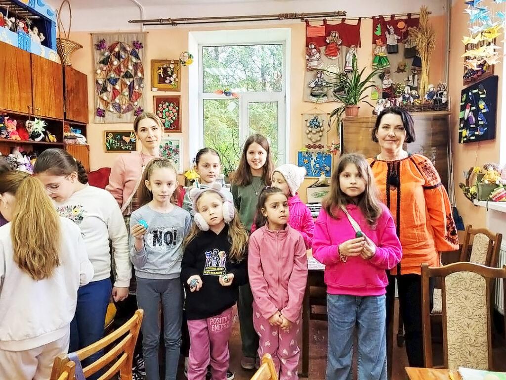 Фестиваль-конкурс "Великодня писанка" - готуємось з дівчатами.